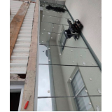 onde faz cobertura de vidro para quintal Lago Sul